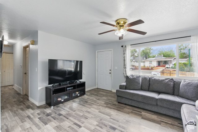 Photo 4 for MLS #2086036 at 493 N 1025 W St