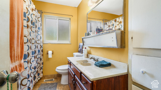 Photo 11 for MLS #2086069 at 1728 Childs Ave