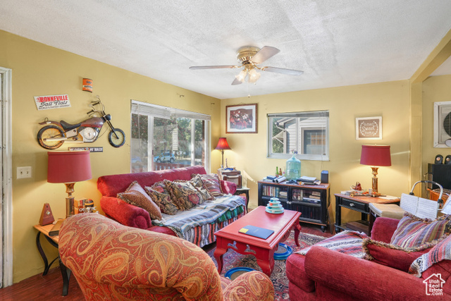 Photo 7 for MLS #2086069 at 1728 Childs Ave
