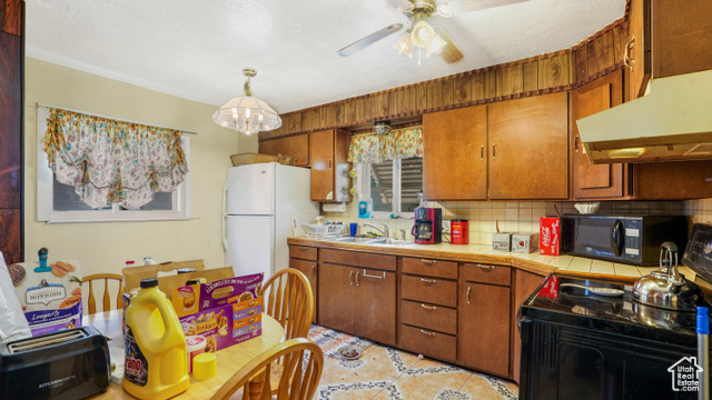 Photo 14 for MLS #2086069 at 1728 Childs Ave