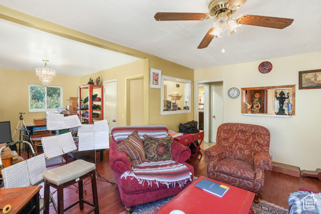 Photo 8 for MLS #2086069 at 1728 Childs Ave