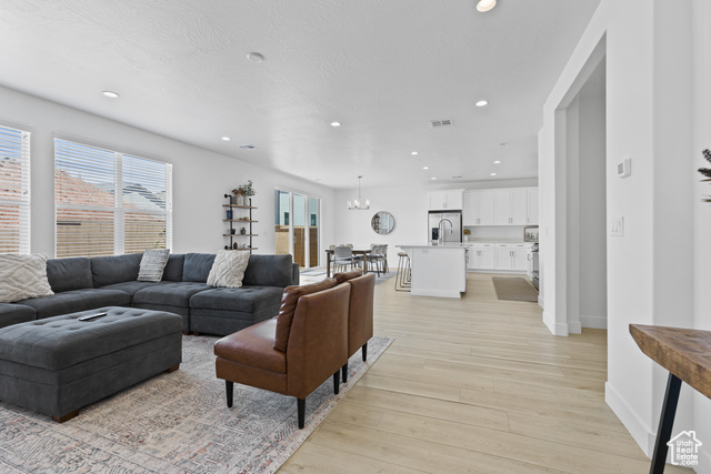 Photo 6 for MLS #2086078 at 1445 N Arena Roja Dr