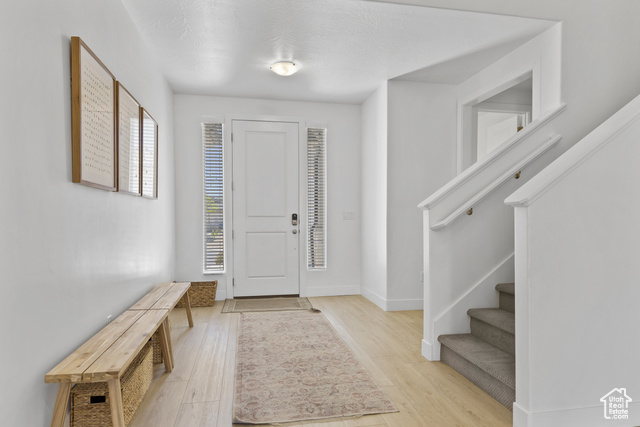 Photo 3 for MLS #2086078 at 1445 N Arena Roja Dr