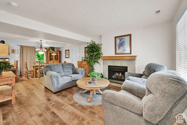 Photo 9 for MLS #2086080 at 1076 E Creekside