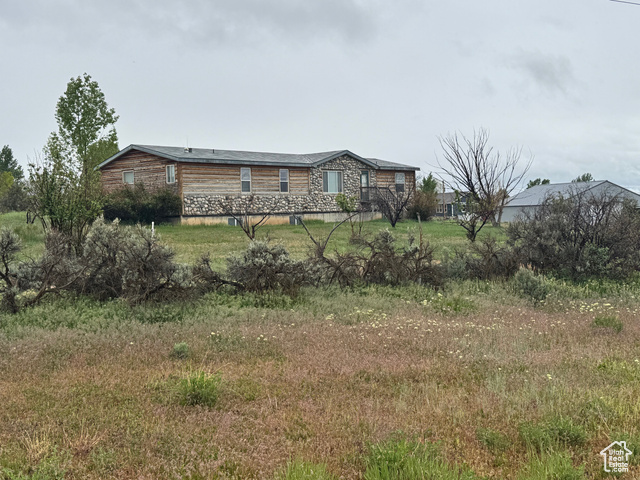 Photo 4 for MLS #2086144 at 580 E 400 North