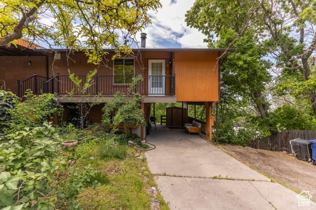 447 N WALL ST Salt Lake City, Utah Incredible investment opportunity! Perfect for a buyer looking for a primary residence and ability to have renters downstairs to help offset the mortgage or investors looking to enter the market with immediate rental income . This well-maintained up-and-down duplex is ideally located just a short walk to Capitol Hill, scenic hiking trails, only 5 minutes from the Delta Center, and 12 minutes to the University of Utah. The fully updated 2 bed, 1 bath lower unit is tenant-occupied and revenue producing. The 3 bed, 1 bath upper unit boasts a spacious layout and three decks-perfect for enjoying stunning Oquirrh Mountain views. Recent upgrades include a newer roof, four new Trex decks with durable steel railings, and ample outdoor seating areas. Pride of ownership shines through in this one-owner home that's been thoughtfully maintained. A must-see for savvy buyers!