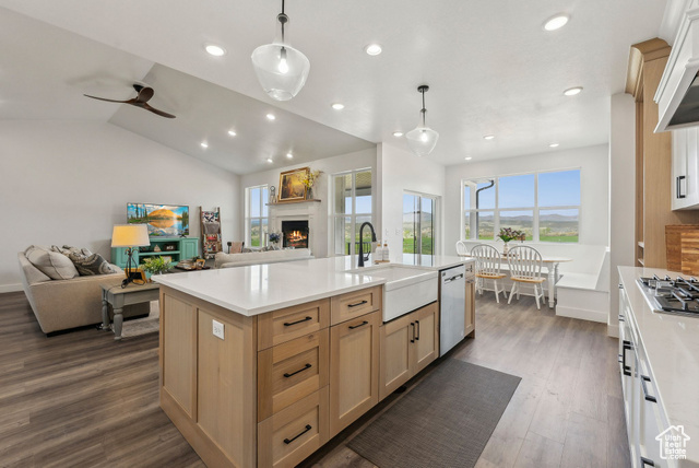 Photo 11 for MLS #2086182 at 21747 N 11300 East #1