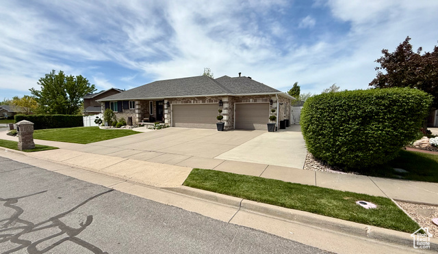 1367 N BROOKHURST CIR, Centerville UT 84014