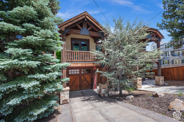 Photo 32 for MLS #2086200 at 1412 Empire Ave