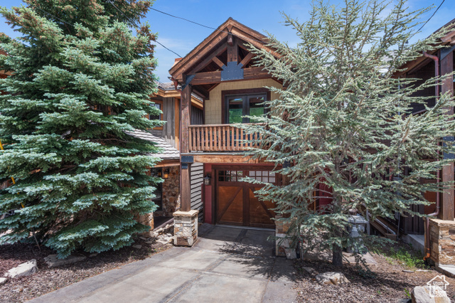 Photo 33 for MLS #2086200 at 1412 Empire Ave
