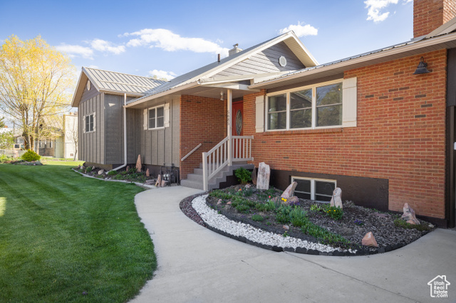 Photo 10 for MLS #2086225 at 5685 N State Road 32