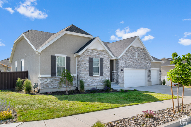 Photo 2 for MLS #2086323 at 5667 N Parkview Dr