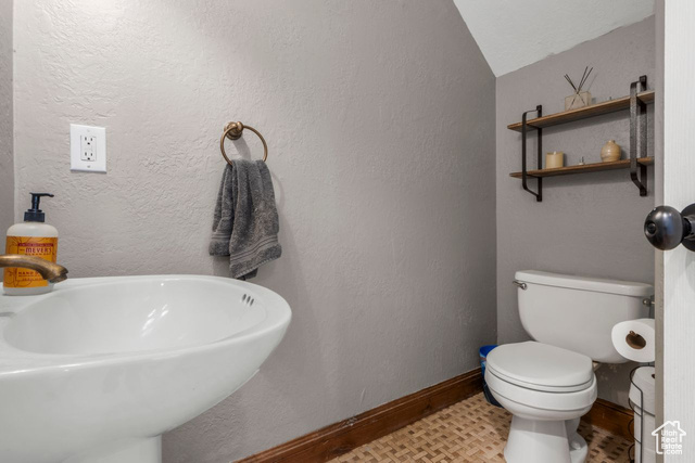 Photo 8 for MLS #2086421 at 2693 Cottage Loop