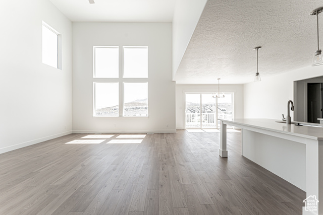 Photo 3 for MLS #2086460 at 1549 W Boseman Way #601