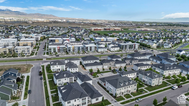 Photo 7 for MLS #2086467 at 5241 W South Jordan Pkwy