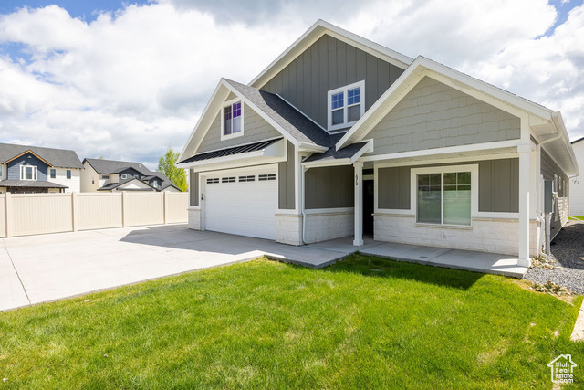 Photo 2 for MLS #2086494 at 670 N Lake Sight Dr