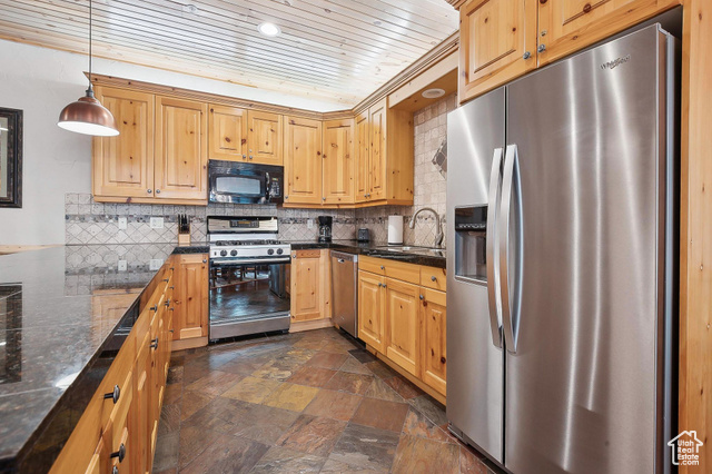 Photo 11 for MLS #2086659 at 3975 N Timber Wolf Ln #2A