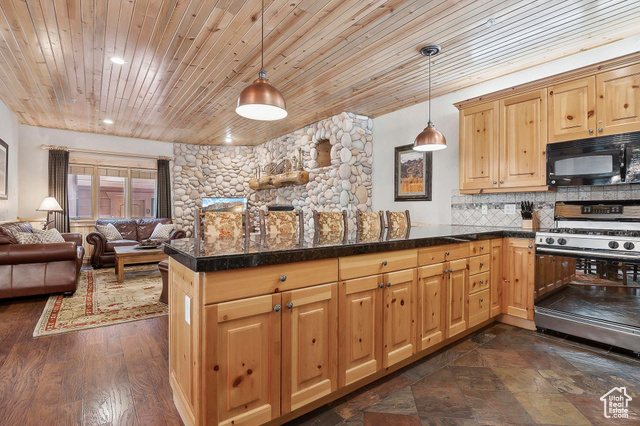 Photo 10 for MLS #2086659 at 3975 N Timber Wolf Ln #2A