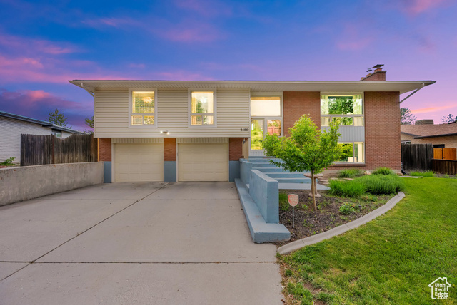 2406 E NANTUCKET DR, Cottonwood Heights UT 84121