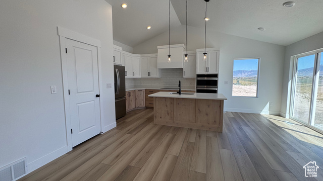 Photo 8 for MLS #2086764 at 382 E Stafford St #126