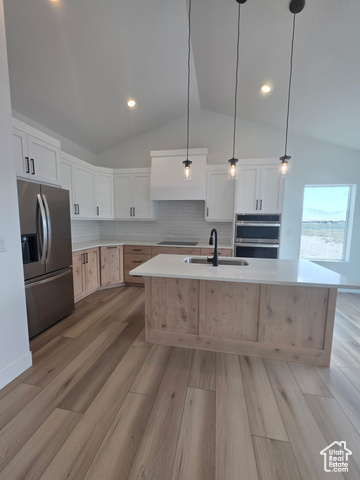Photo 11 for MLS #2086764 at 382 E Stafford St #126