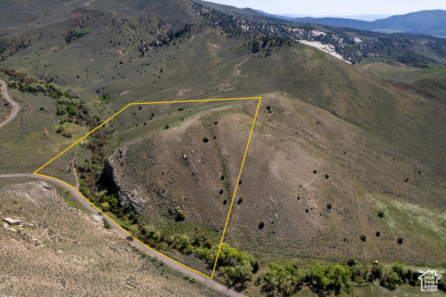 17500 N PARADISE PARK RD, Lapoint UT 84039