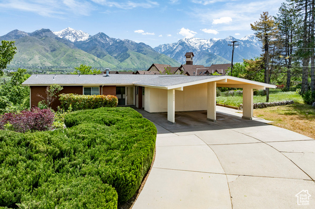2006 E CREEK RD, Sandy UT 84093