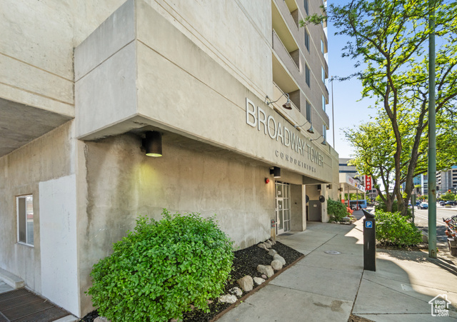 Photo 2 for MLS #2086837 at 230 E Broadway #504