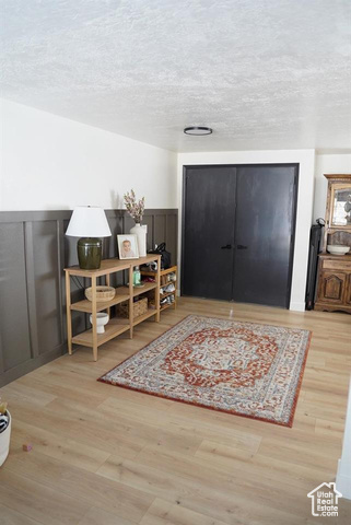 Photo 8 for MLS #2087031 at 431 E Hooper Ave