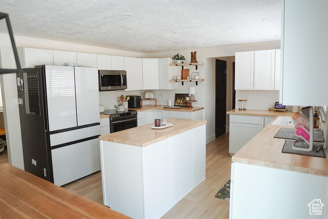 Photo 11 for MLS #2087031 at 431 E Hooper Ave