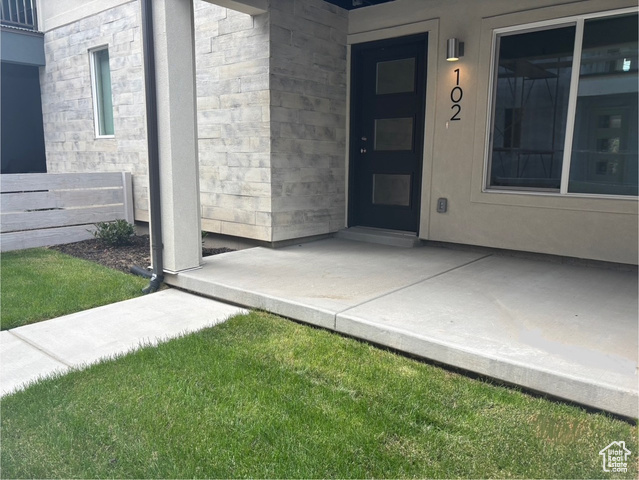 Photo 3 for MLS #2087041 at 937 W Coalburn Way  #102