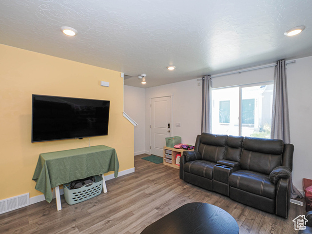 Photo 4 for MLS #2087061 at 3906 S Bowie Dr
