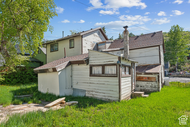 Photo 10 for MLS #2087076 at 1020 Woodside Ave
