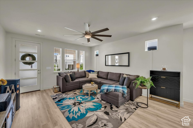 Photo 7 for MLS #2087168 at 758 W Slate Ln