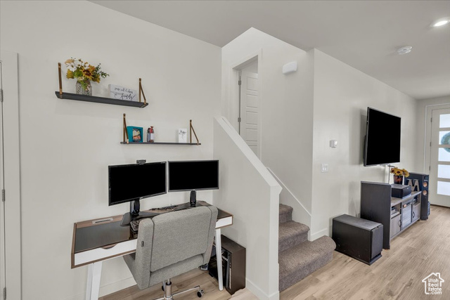Photo 15 for MLS #2087168 at 758 W Slate Ln