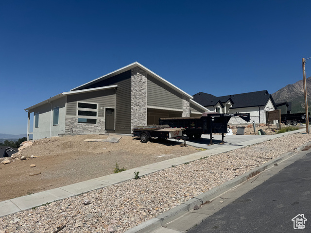 Photo 2 for MLS #2087223 at 3023 N Mountain Rd  #212