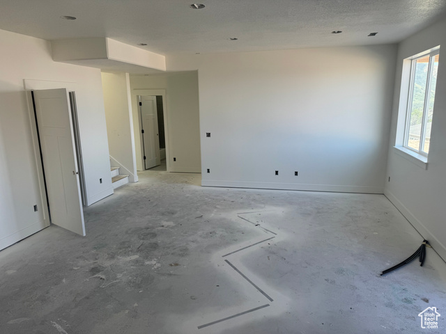 Photo 8 for MLS #2087223 at 3023 N Mountain Rd  #212