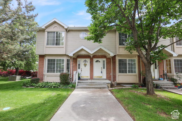 894 N MAIN ST 13 Orem, Utah Welcome to your move-in-ready townhome in the heart of Orem! This spacious 3-bedroom, 3-bathroom home offers over 1,500 sq ft of comfortable living, complete with fresh professional cleaning and touch-ups throughout. Enjoy the flexibility of a bonus room in the basement-perfect for a home office, gym, or second family room-with direct walk-out access to a 2-car carport and private storage closet. Conveniently located just minutes from 800 N, State Street, Windsor Elementary, and Timpanogos High School. Whether you're a first-time homebuyer, a growing family, or looking to downsize, this home checks all the boxes. Don't miss your chance to make it yours!