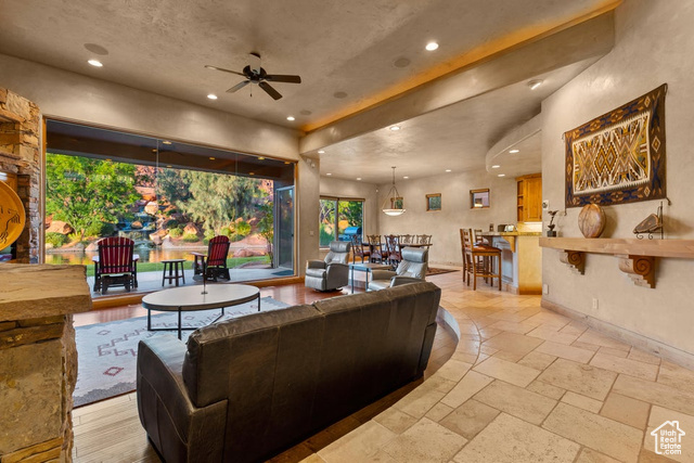 Photo 6 for MLS #2087311 at 2405 W Entrada Trl #76