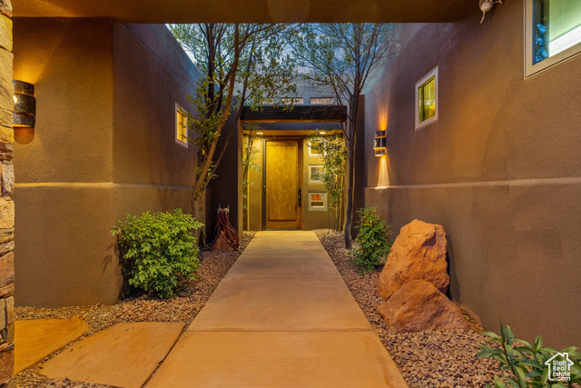 Photo 35 for MLS #2087311 at 2405 W Entrada Trl #76