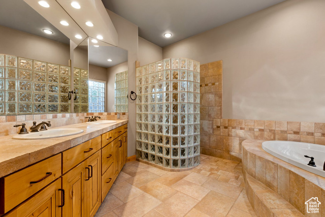 Photo 17 for MLS #2087311 at 2405 W Entrada Trl #76