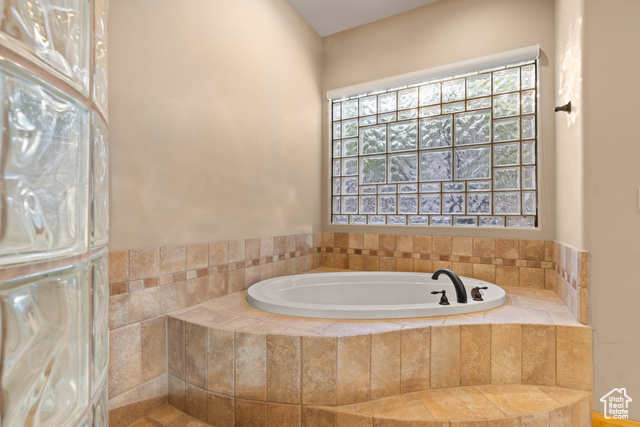 Photo 18 for MLS #2087311 at 2405 W Entrada Trl #76
