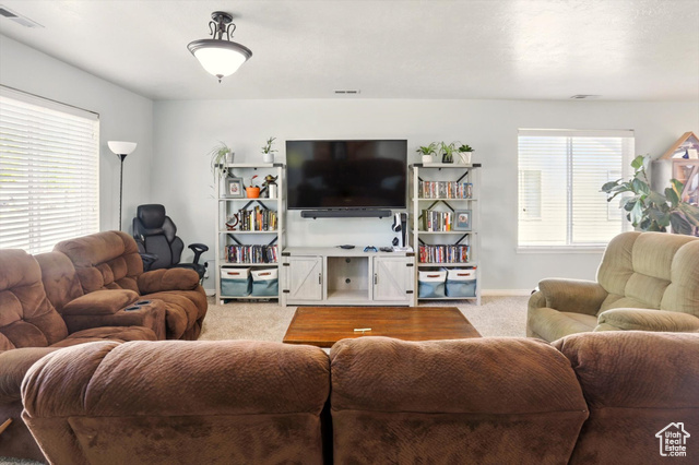 Photo 13 for MLS #2087315 at 679 S Trail Cir