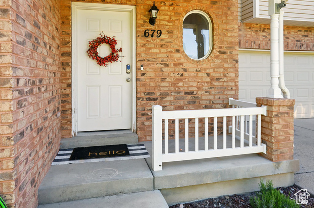 Photo 7 for MLS #2087315 at 679 S Trail Cir