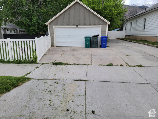 Photo 6 for MLS #2087472 at 853 E 27th St