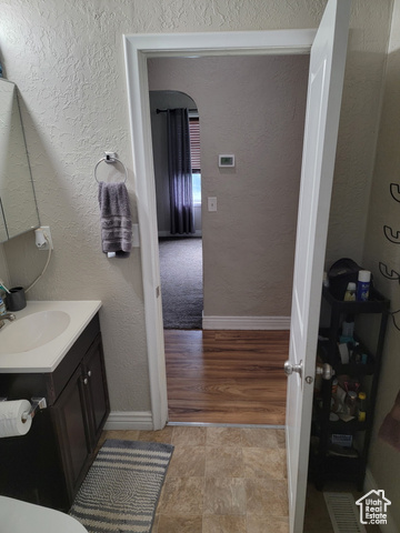 Photo 12 for MLS #2087472 at 853 E 27th St