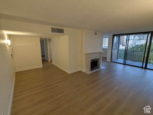 Photo 3 for MLS #2087478 at 241 N Vine St #404E