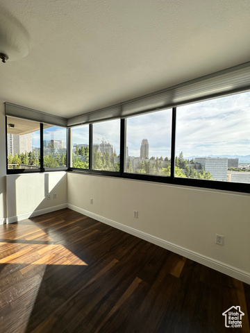 Photo 2 for MLS #2087500 at 241 N Vine St #207W