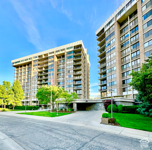 Photo 30 for MLS #2087500 at 241 N Vine St #207W