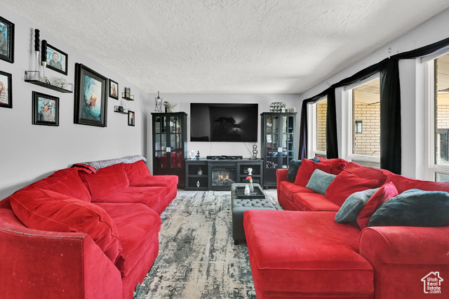 Photo 5 - 2195 W 4250 South, Roy UT 84067